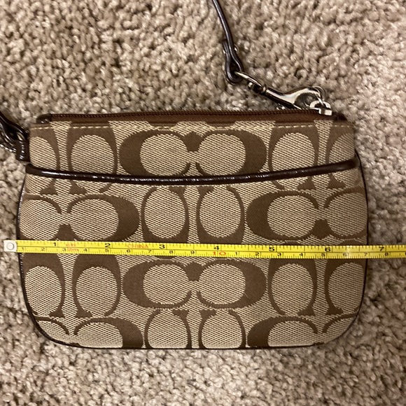 Coach wristlet - Picture 4 of 6